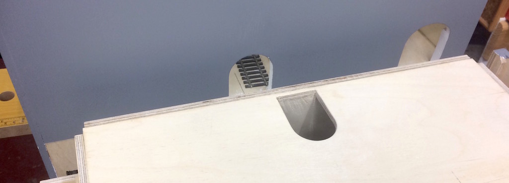 Clamping hole in base of RH fiddle yard [board inverted in photo] 171207 copy for forum.JPG