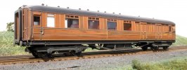 WEB LNER Coaches 1.jpg WEB LNER Coaches 1.jpg